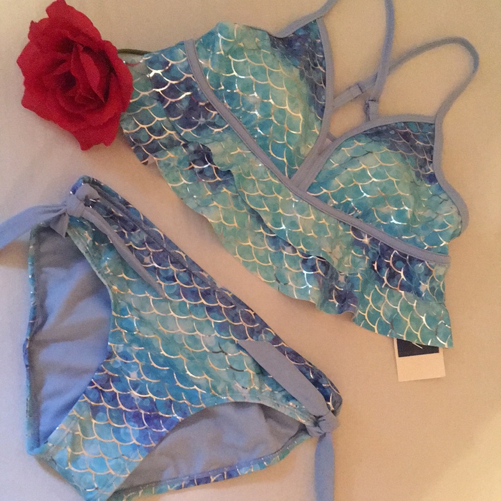 Girls swimsuit